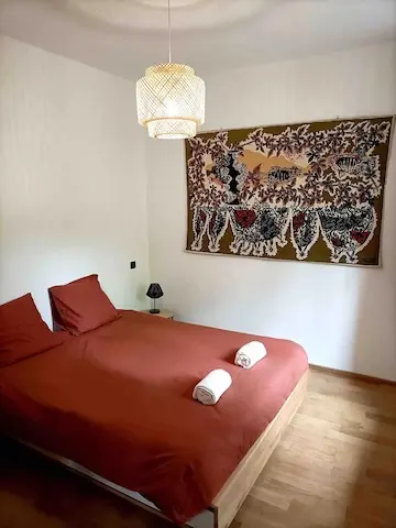 Chambre double spacieuse.
